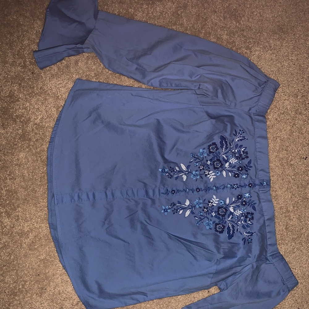 Off the shoulder long sleeve